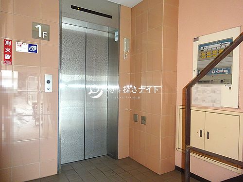 JR東海道本線「川崎駅」東口徒歩8分！たちばな通り沿い！スナック居抜き店舗！！(7473)