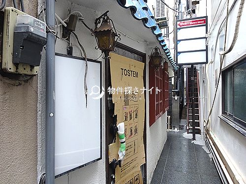 JR中央線「中野駅」北口徒歩5分！中野ブロードウェイ徒歩1分！昭和新道商店街裏1階路面！バー・スナック内装リース店舗！！(6596)