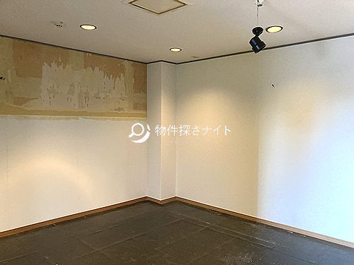 「平塚駅」北口徒歩8分！スナック・バーおすすめ居抜き店舗！プラザロード至近5F最上階！！(8142)