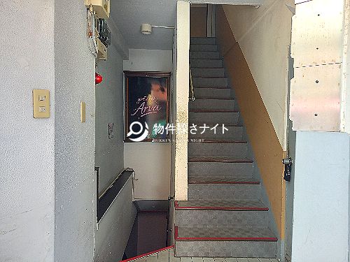 港区「新橋駅」徒歩2分！ガールズバー・スナックおすすめ貸店舗！新橋西口通り至近・駅近好立地！！(8402)